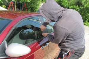 Slika /A Nove Fotke/provala-auto2.jpg